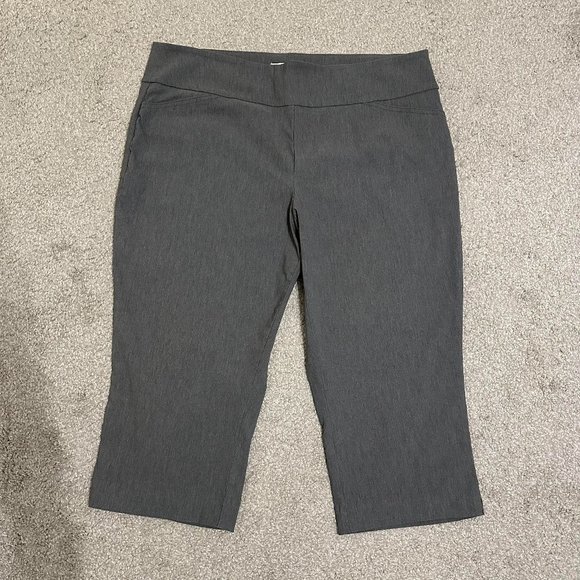 Ricki’s Grey Gray Short Capri Dress Pants - Picture 1 of 5